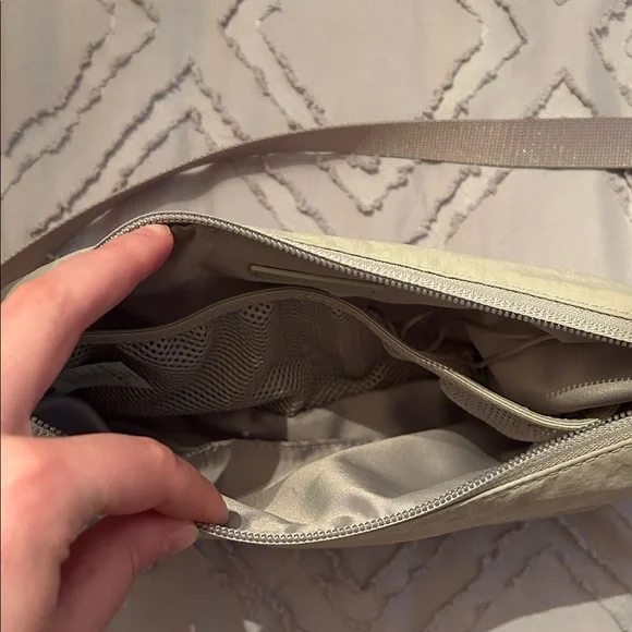 Lululemon athletica Sling Crossbody Bag in Light Beige - Picture 9 of 13